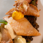 Опушени калмари с леща белуга